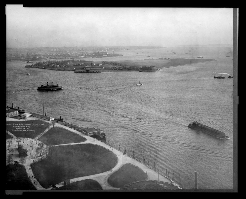 Battery Park & Governers (sic) Island, from Whitehall Bldg. LCCN2005691844