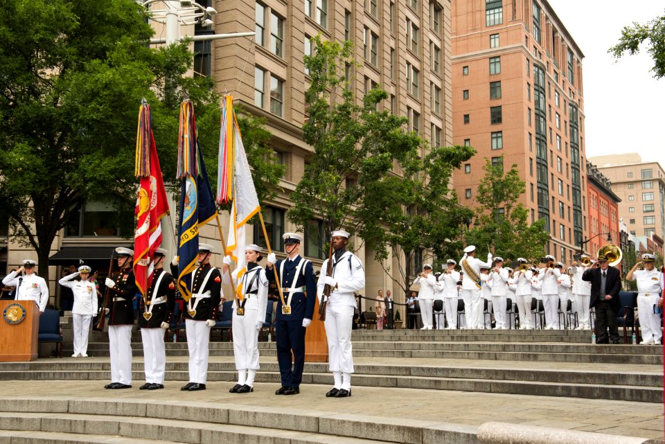 Battle of Midway Wreath at U.S. Navy Memorial (27419892656)