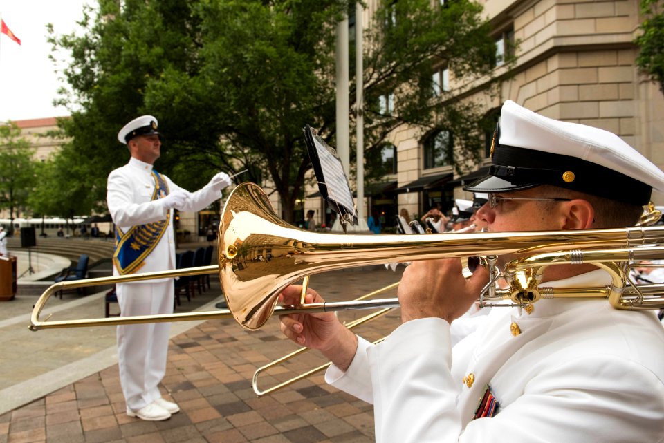 Battle of Midway Wreath at U.S. Navy Memorial (27454182325)