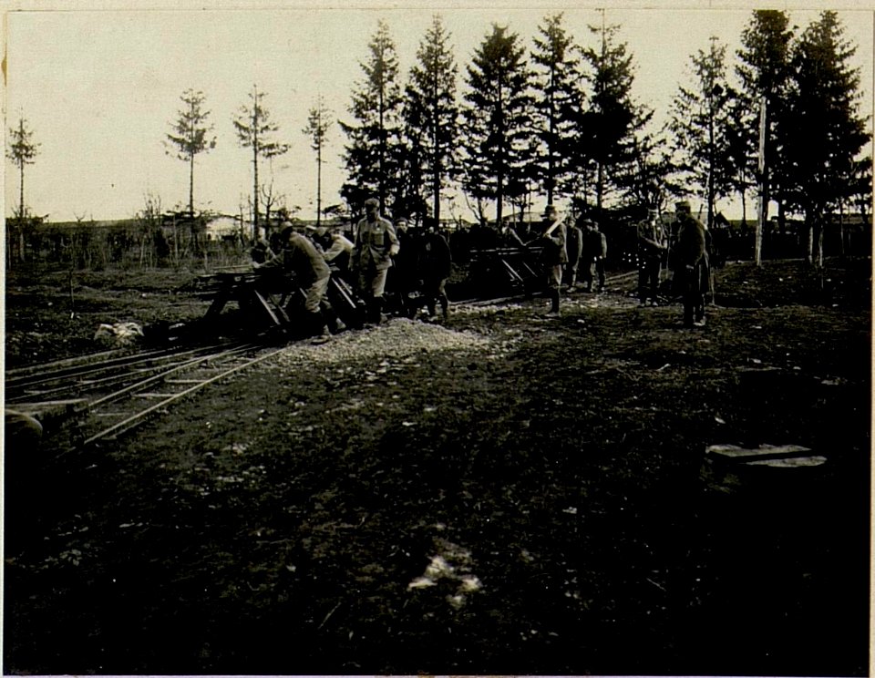 Bau der Feldbahn. (BildID 15524264)