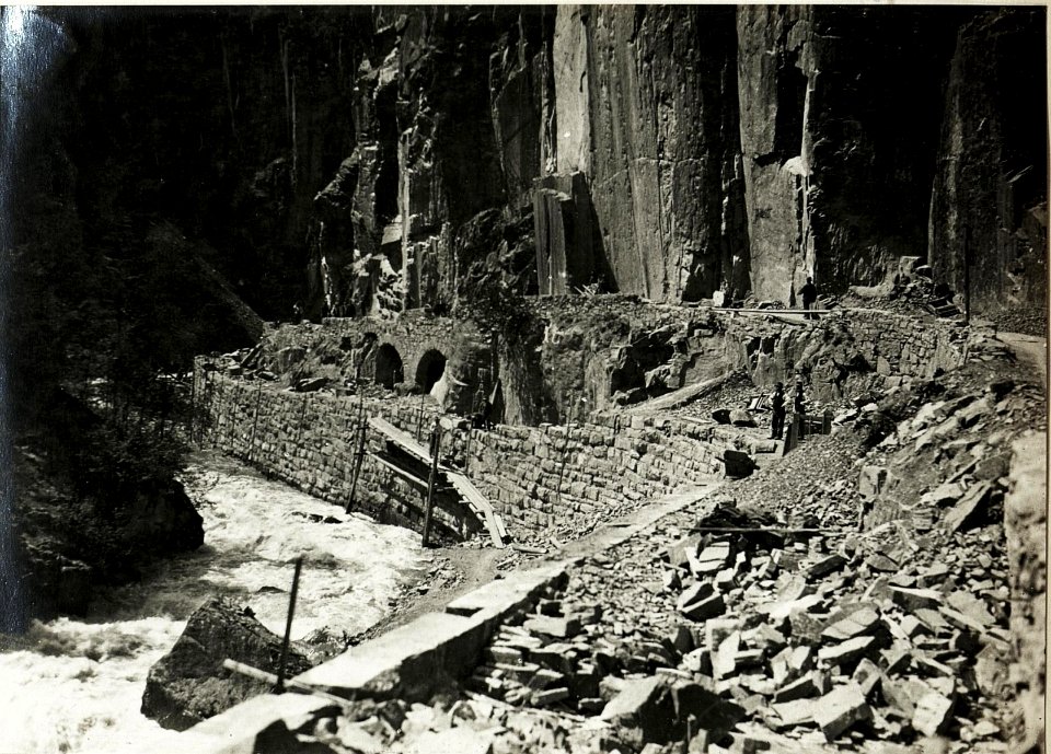 Bau der neuen Eggentalstraße. (BildID 15419366)