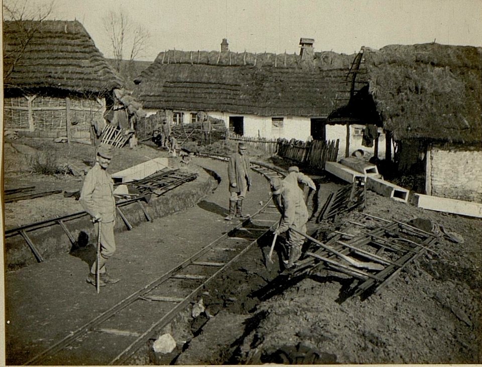 Bau der Feldbahn. (BildID 15523163)