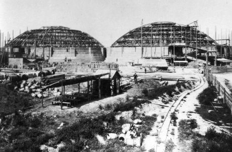 Bau der Gasometer Simmering 1897