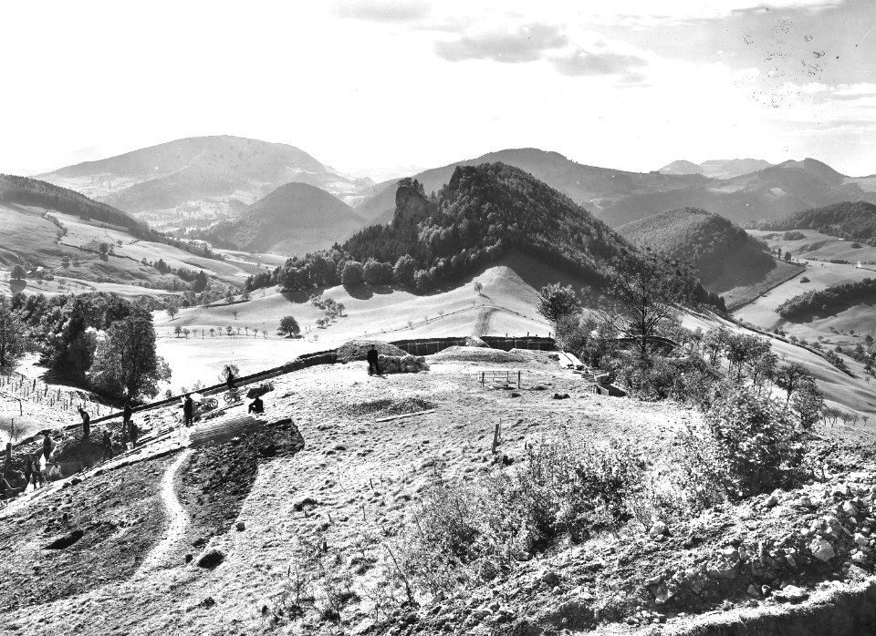 Bau des Schützengrabens Schattenbergkopf - CH-BAR - 3241812