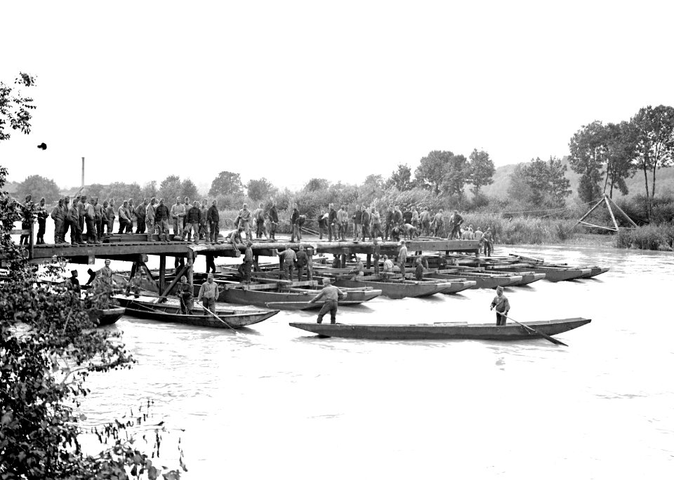 Bau einer kombinierten Scheertau- und Pfahljochbrücke über die Aare - CH-BAR - 3240754