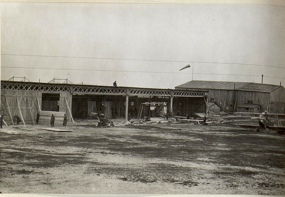 Bau eines Feldflughafens im Abschnitt der 4. k.u.k. Armee (BildID 15685333)