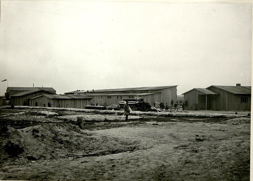 Bau eines Feldflughafens im Abschnitt der 4. k.u.k. Armee (BildID 15685361)