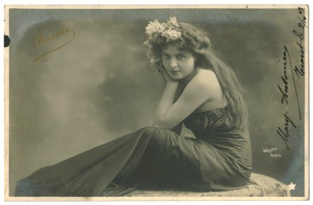 BAXONE, Ellen W Étoile. 619-30. Photo Waléry b