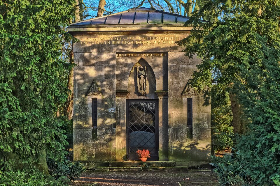 Building tombstone ornament photo