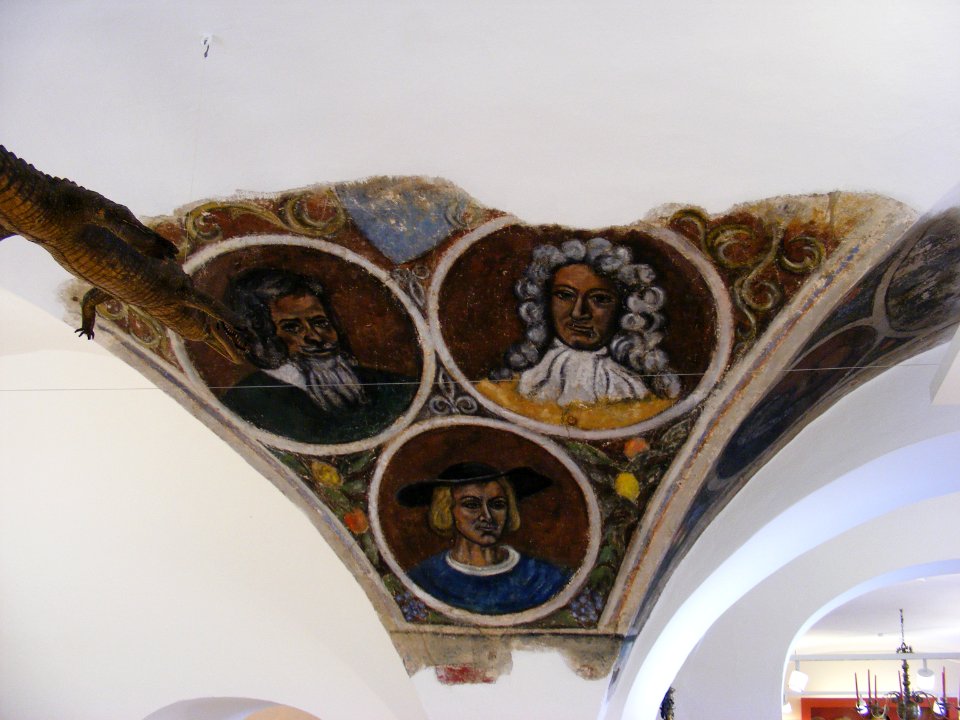 Bayreuth - Mohren-Apotheke, Bemalter Pfeiler (17. Jhd.)