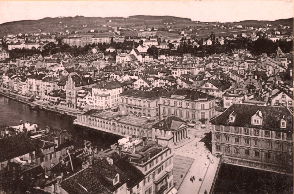 BAZ - Fleischhalle und Rathaus