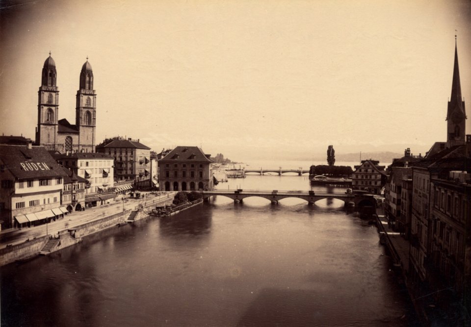 BAZ - Grossmünster, Helmhaus, Münsterbrücke 2