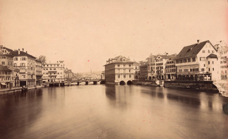 BAZ - Limmatquai, Rathaus, Wühre von der Münsterbrücke aus