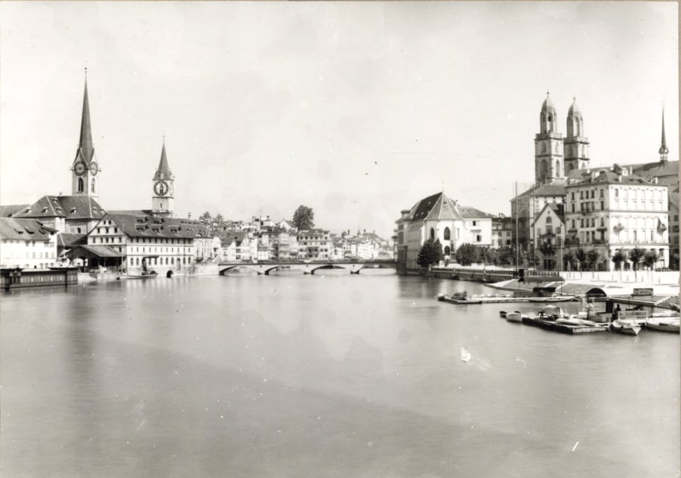 BAZ - Zürich von der Quaibrücke aus