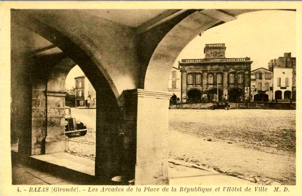 Bazas - Place de la République 1a