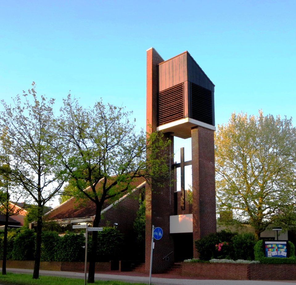 Nikolaikirche in Eversten, Hundsmühler Straße
