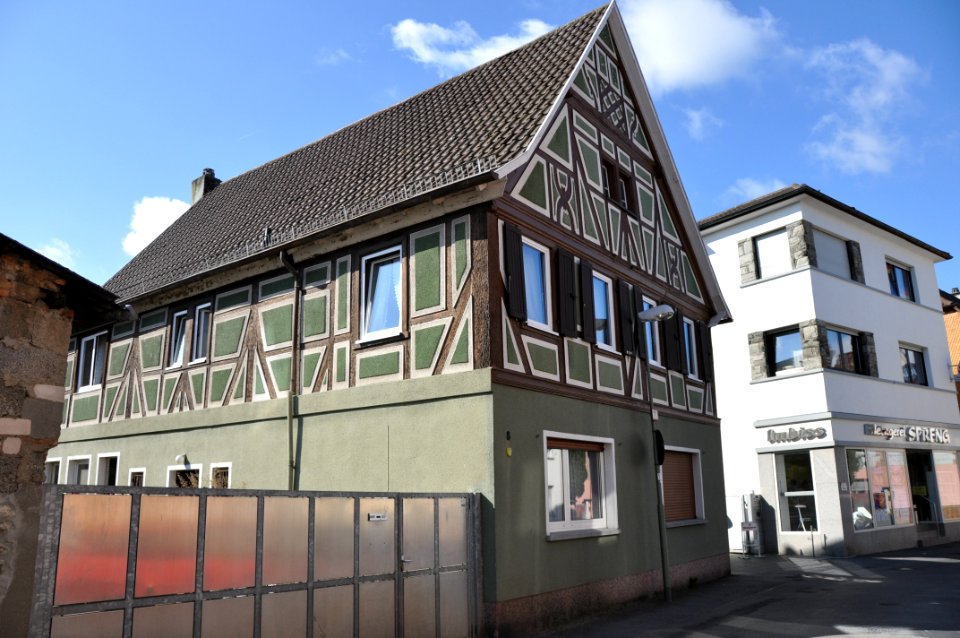 Oberhofstr 8 OF-Bieber Kulturdenkmal 2012-07