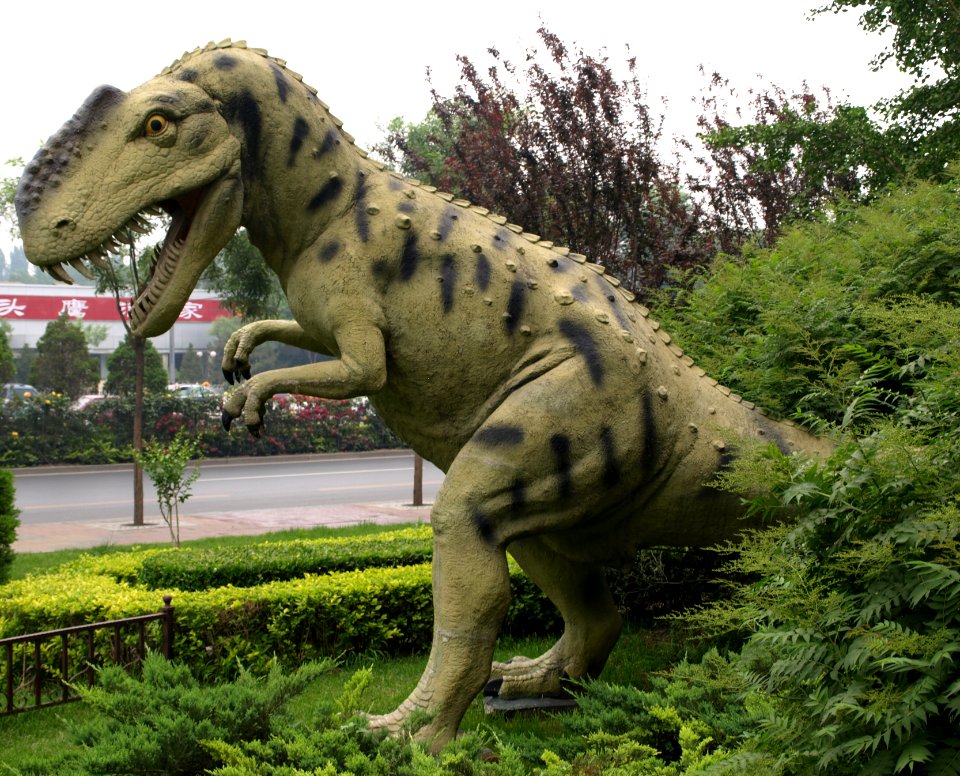 PaleozoologicalMuseumOfChina-DinoReplicaOutsideEntrance-May23-08
