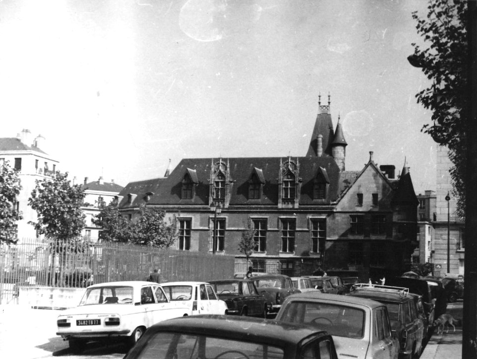 Paris in 1981 - Hôtel de Sens 1