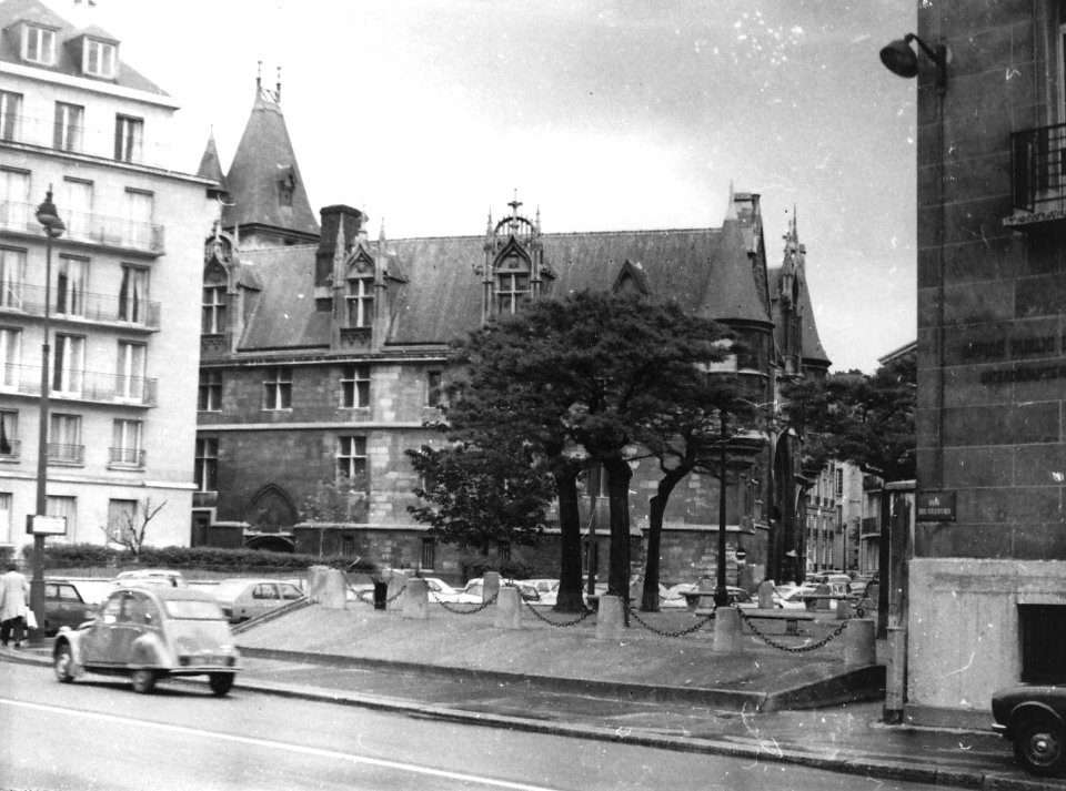 Paris in 1981 - Hôtel de Sens