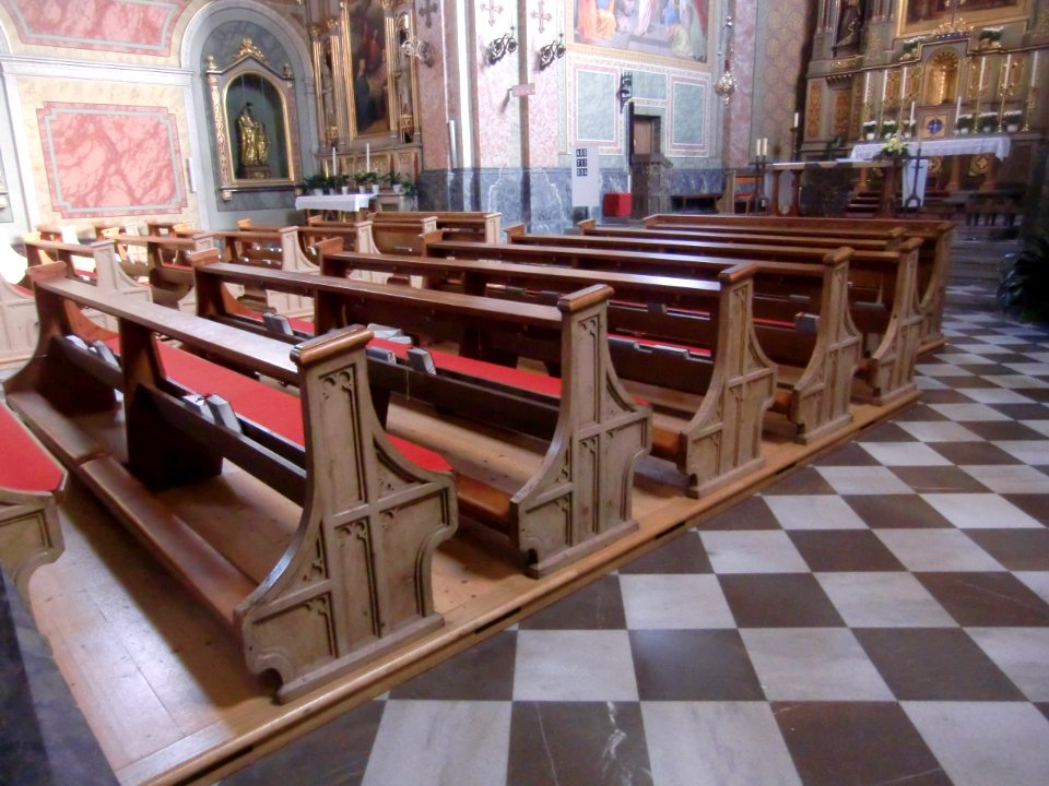 Pfarrkirche Silz Kirchengestühl