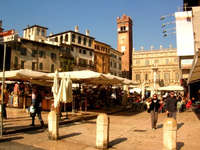 Piazza delle Erbe (Verona) - 2007 photo