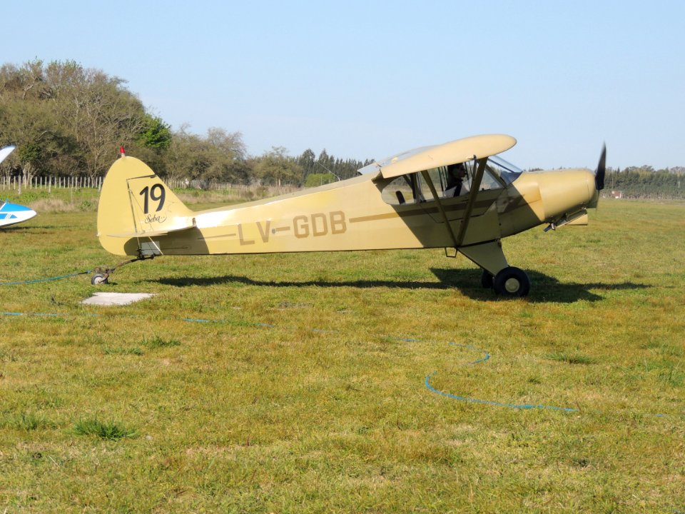 Piper PA-18 flyranch