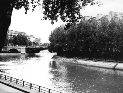 Pont de Sully & Île Saint-Louis, Paris 1981 photo