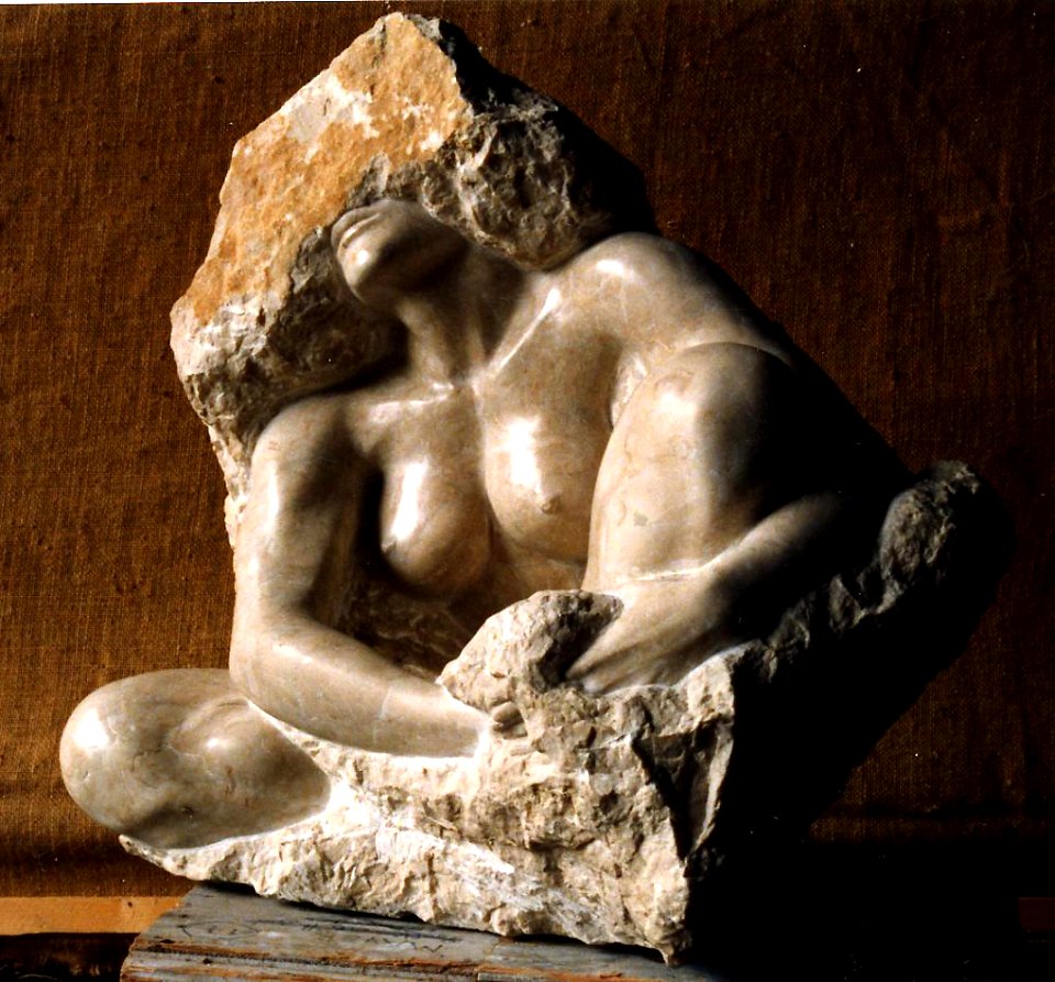 Prakriti, sculpture en taille directe de Marcel Mayer