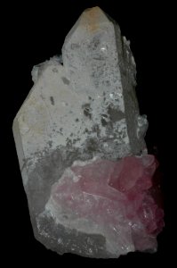 Quartz rose cristallisé sur cristal de quartz (Brésil)