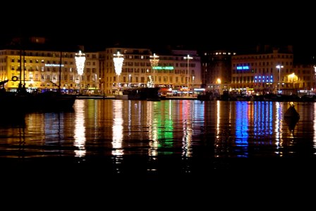 Quai des Belges de nuit