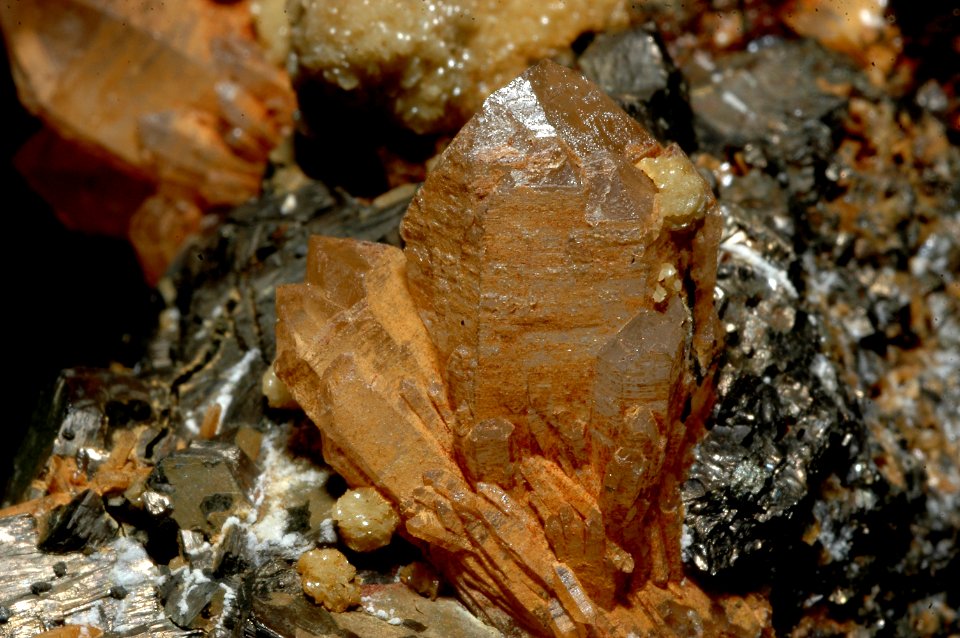 Quartz oxydé, pyrrhotite2 (France)