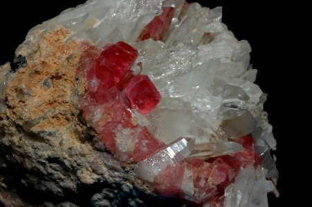 Rhodocrosite2 sur quartz (Pérou)