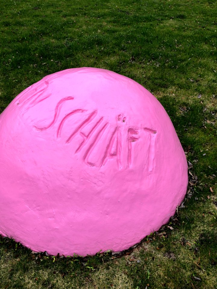 Rosafarbene Skulptur2