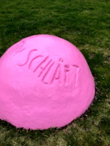 Rosafarbene Skulptur2