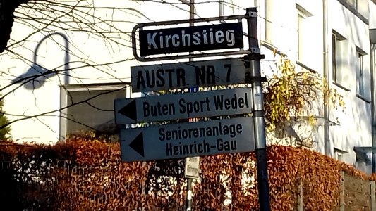 Schild Seniorenanlage Heinrich Gau