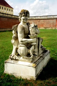 Schloßhof Bacchus