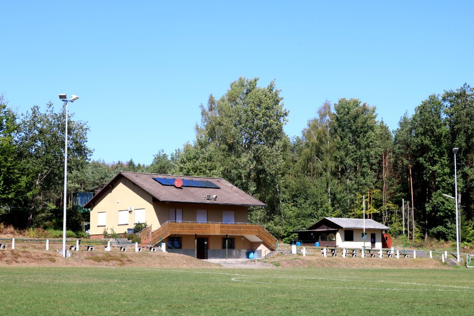 Sortlerhäuser Giesel; (Neubau (1988) links - Altbau (1968) rechts) k