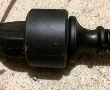 Stecker und Kupplung, nicht ganz zusammengesteckt