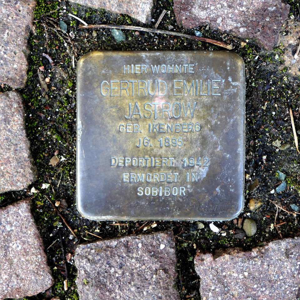 Stolperstein für Getrud Emilie Jastrow, Strasse des Friedens 14, Döbeln