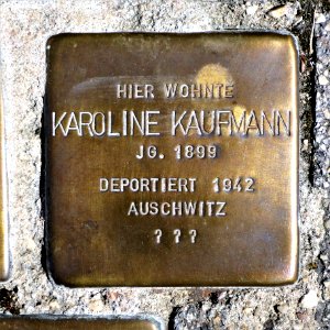 Stolperstein für Karoline Kaufmann, Hallstrasse 28, Bad Cannstatt, Stuttgart