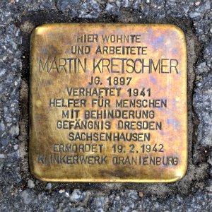 Stolperstein für Martin Kretschmer, Martin-Kretschmer-Straße 3, Bonnewitz, Pirna