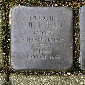Stolperstein für Rut Neufeld, Hosker Strasse 30, Wittichenau