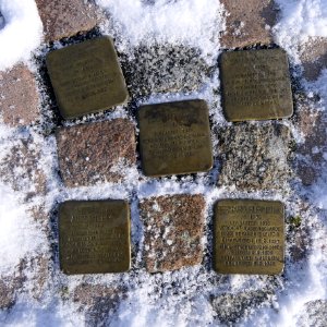 Stolpersteine für Bernhard Rubinstein, Eugen Becker, Hermann Aussenberg, Marie Heller, Sally Jacobs, Augustinerplatz, Waldheim