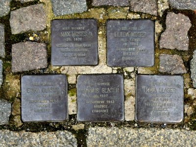 Stolpersteine für Familien Moses und Glaser, Marktgasse 5, Grimma