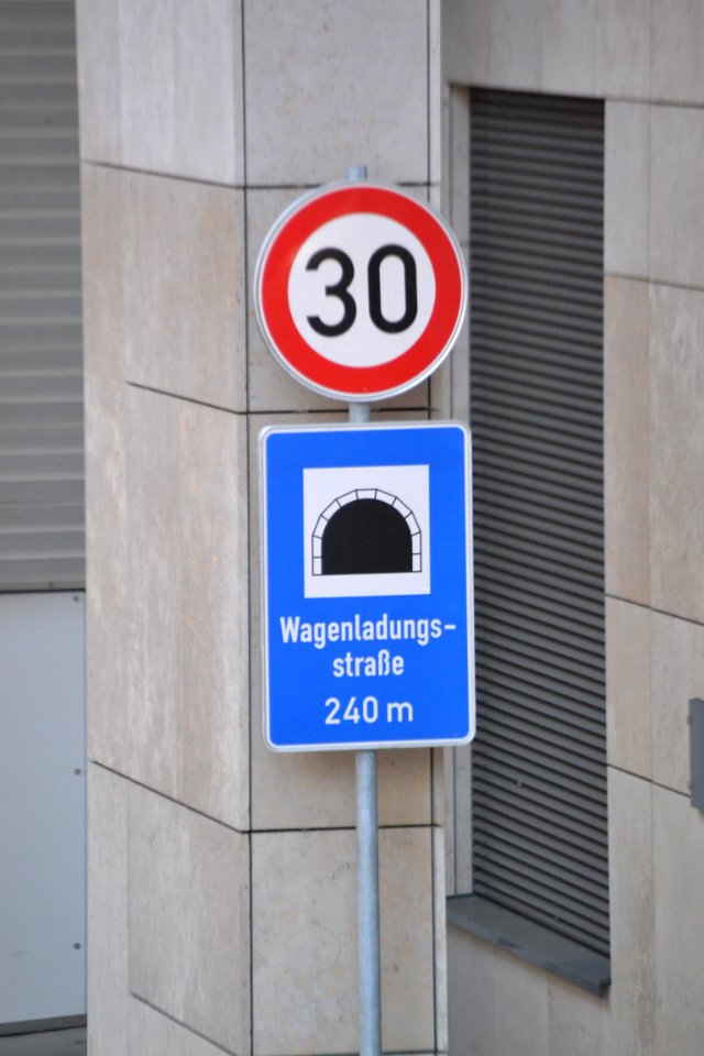 Stuttgart,Tunnel Wagenladungsstraße 01