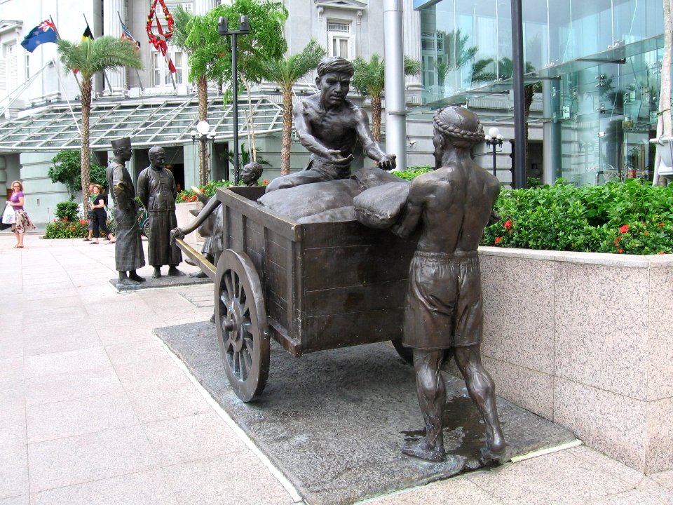 The River Merchants (2003) by Aw Tee Hong, Cavenagh Bridge, Singapore - 20051203