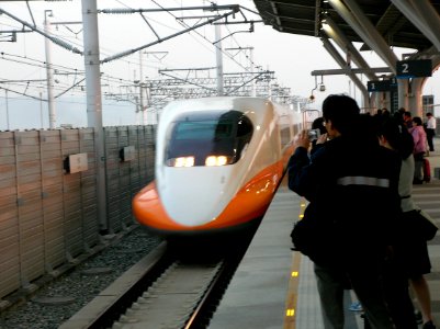 THSR 700T at Tainan Station northbound platform 20070206 photo