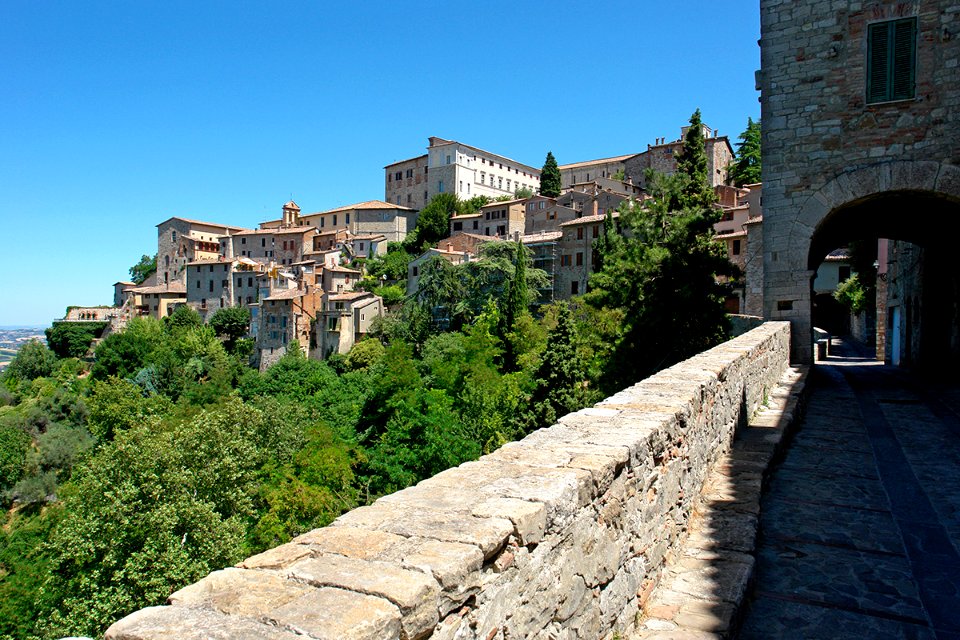 Todi stadtansicht