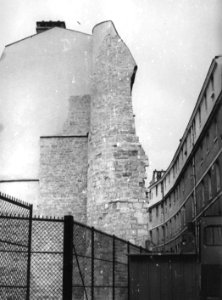 Tour Montgomery, vestige du rempart de Philippe Auguste, Paris 1981